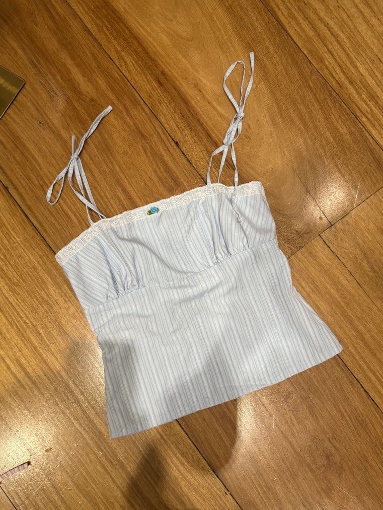 [EACH] Sunset Amore Sleeveless Top (Category: Sleeveless) located in Quezon City. Submitted by kristinascl0set (Listing ID 1465136561, Image 2). Description: .