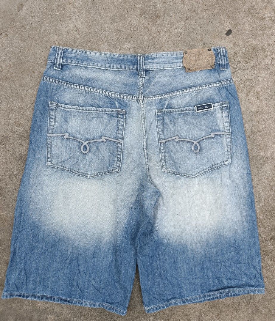 Echō jorts (Category: Shorts) located in Santa Cruz. Submitted by lesterpogs30 (Listing ID 1465000577, Image 2). Description: size 38 on tag excellent condition 18x27.