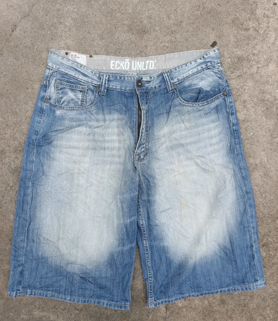 Echō jorts (Category: Shorts) located in Santa Cruz. Submitted by lesterpogs30 (Listing ID 1465000577, Image 1). Description: size 38 on tag excellent condition 18x27.