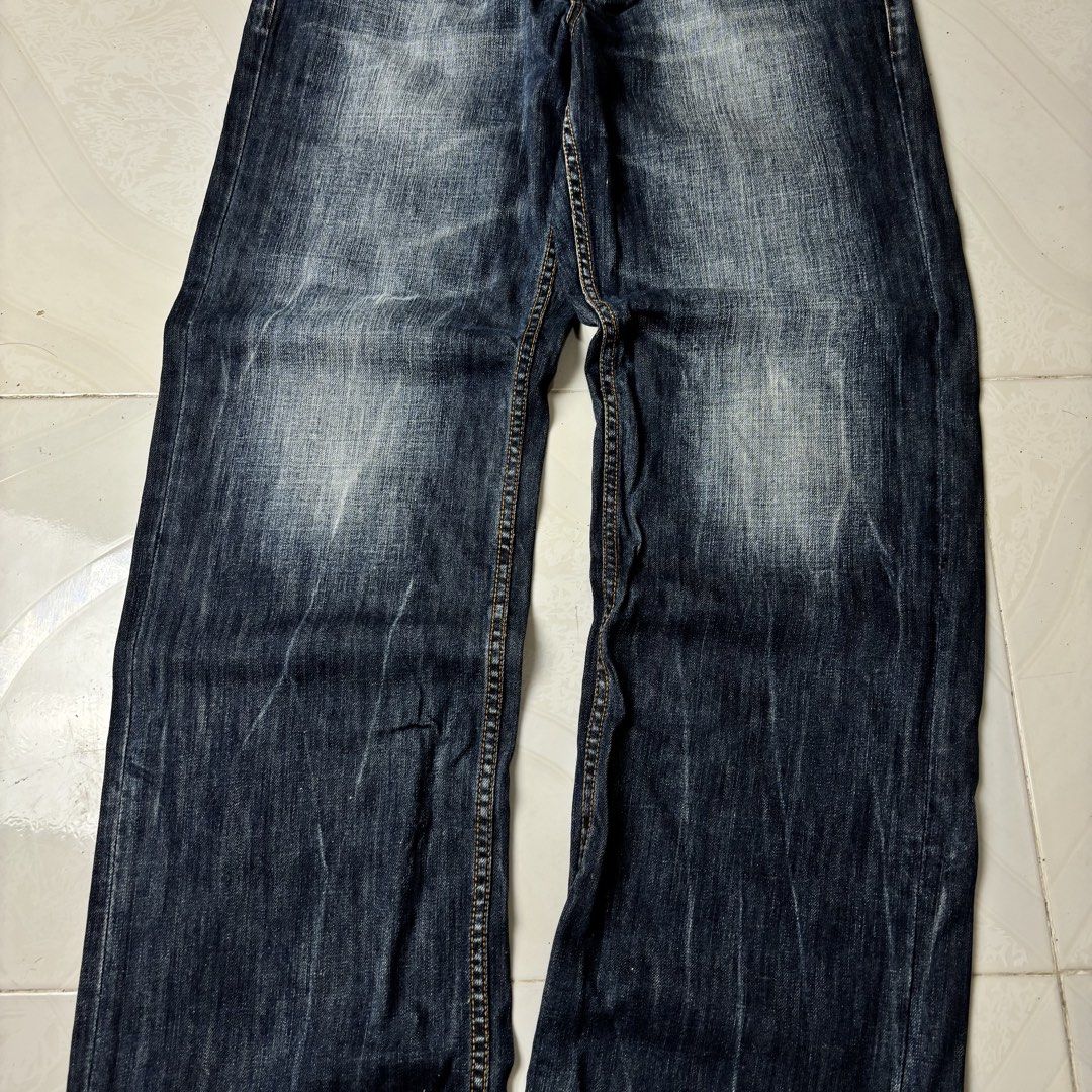 Ecko Unlimeted Baggy Pants (Category: Jeans) located in Dagupan City. Submitted by thrifted_by.pilott (Listing ID 1464994832, Image 2). Description: Size/Dimes: Waist 37 Length 46 Inseam 11 Leg Hole 10 Issue: None Very Good Condition Complete tags Color may very due to lighting Color Rate: 10/10 Price: ₱ 1999 + sf sustainable, stylish, and budget-friendly! DM for more pics or questions..
