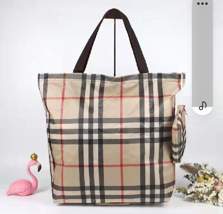 Eco bags with zipper (Category: Tote Bags) located in Manila. Submitted by edensy (Listing ID 1465079992, Image 2). Description: - Set of 3 versatile zippered pouches - Assorted trendy patterns: classic monogram, checkered brown, plaid, and floral leopard - Handy sizes ideal for organizing makeup, tech cords, or daily essentials inside a larger bag - Durable and smooth zippers on every pouch - Selling as a bundle/set only.