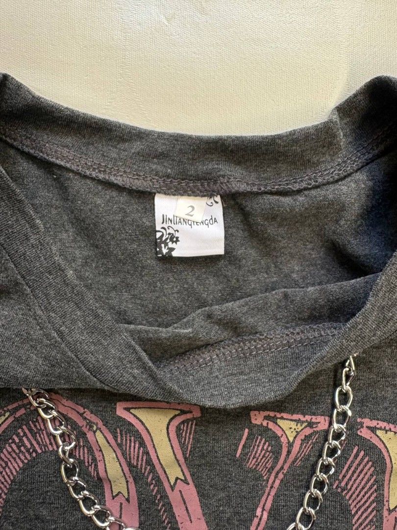 Y2K grunge tank top (Category: Tshirts & Polo Shirts ) located in Tacurong. Submitted by ukayutopia (Listing ID 1465061480, Image 3). Description: Dimes: W18×L26.5 ‎Condition: Excellent ‎Color rate: 8/10.