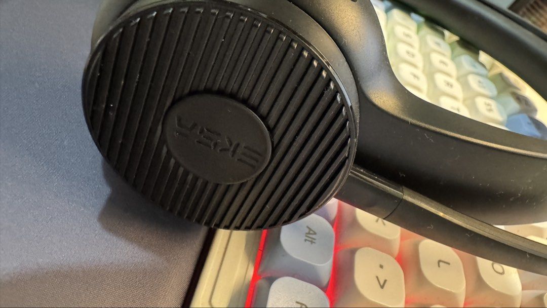 Eksa bluetooth headphone (Category: Headphones & Headsets) located in Rizal. Submitted by seraaaa.wolf (Listing ID 1465146368, Image 2). Description: Eksa h-16 good for meeting and calls.
