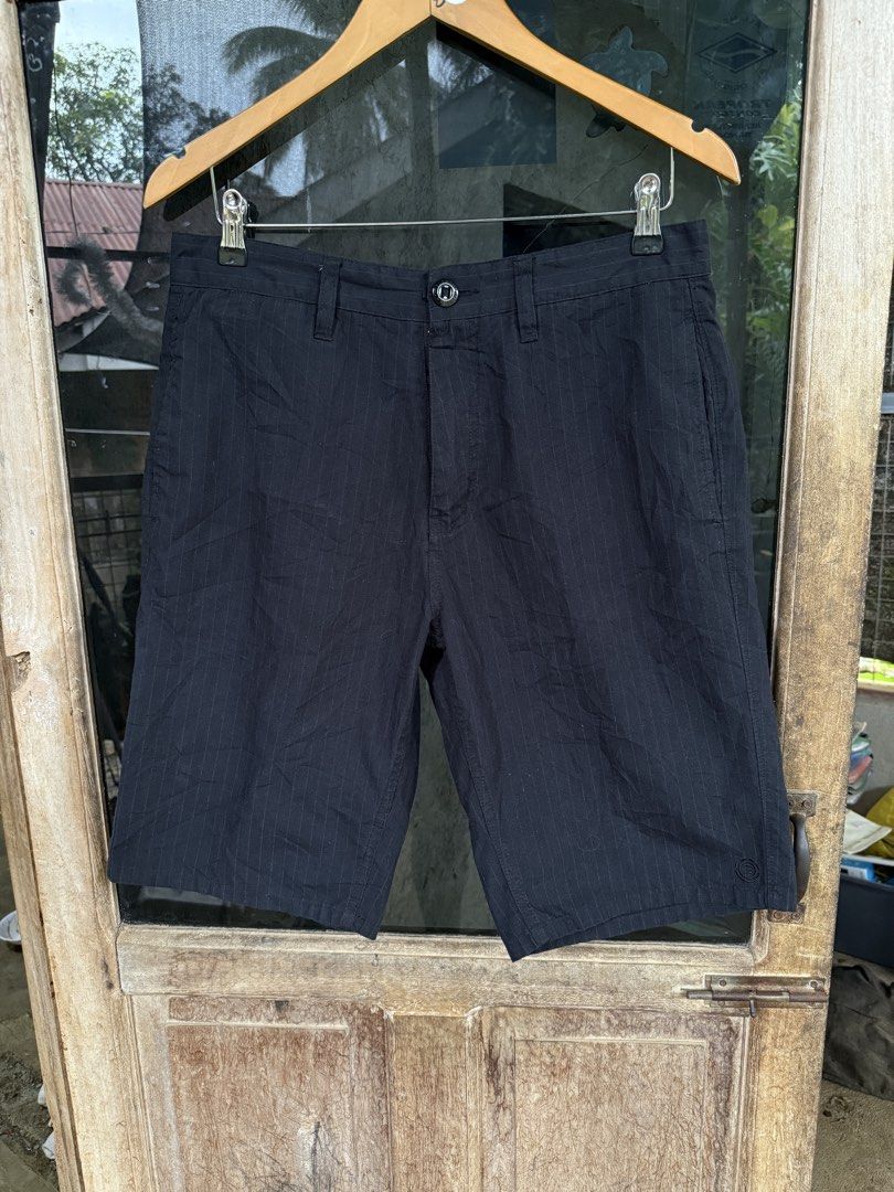 ELEMENT walkshorts (Category: Shorts) located in Manolo Fortich. Submitted by thriftacktoe34 (Listing ID 1465107424, Image 1). Description: Excellent condition Color rate 9.5/10 Size 32 Dimes W33 x L21 Needs wash lang FREE shipping fee.