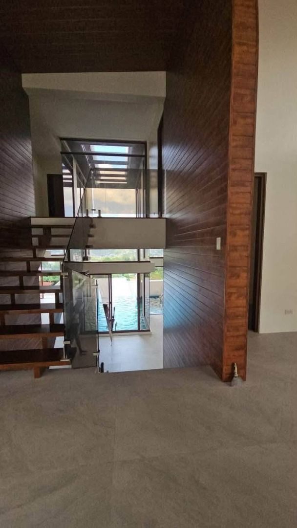 Elwood House & Lot (Category: House & Lot) located in Antipolo. Submitted by eastside_estatesph (Listing ID 1464983132, Image 3). Description: Sun Valley Estates Elwood House & Lot Lot Area 535 sqm (downhill) Floor Area 463 sqm With Swimming Pool & Gym Foyer & Receiving Area Powder Room Kitchen & Dining Room Maid’s room with Toilet & Bath Master’s Bedroom with walk-in closet, bathtub Bedroom 1 & 2 with built in closet and Toilet & Bath Guest Room