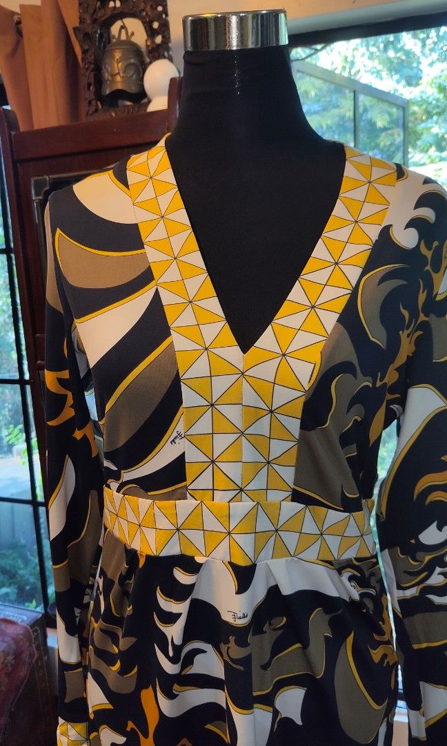 Emilio Pucci (Category: Dresses) located in Cebu City. Submitted by ayeenr (Listing ID 1464981139, Image 2). Description: .