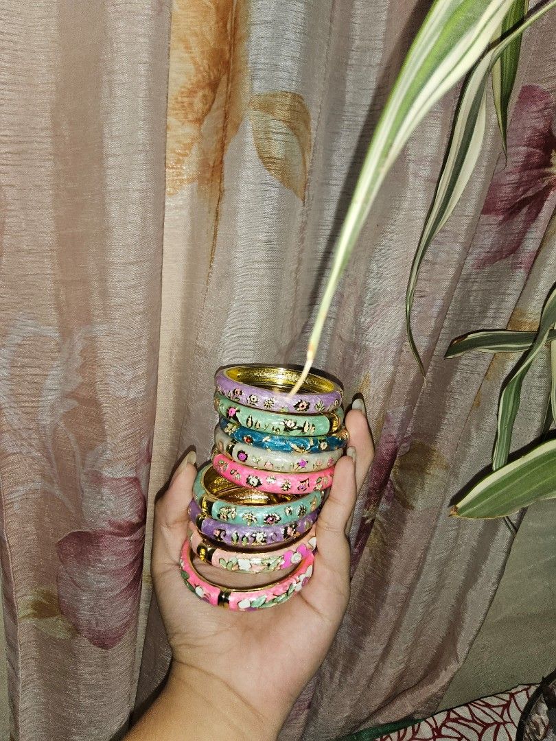 Enamel Vintage Magical Dainty Floral Bangles Accessories (Category: Bracelets) located in Taguig. Submitted by ynascorner_ (Listing ID 1465097264, Image 2). Description: enamel bangles, brand new! .