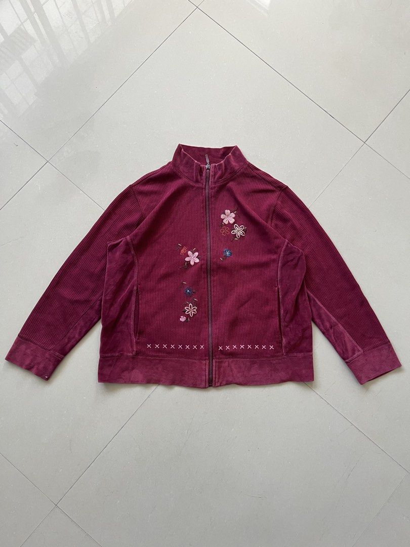 ERIKA FULL ZIP MAROON JACKET (Category: Coats, Jackets and Outerwear) located in Magarao. Submitted by chalkzone20 (Listing ID 1465040158, Image 2). Description: ERIKA FULL ZIP JACKET Size: PM on tag Condition: 9.5/10 Color rate: 9.5/10 Excellent condition Issue: signs of usage on zipper Made in Cambodia Dimensions: 21 x 23 1000+sf .