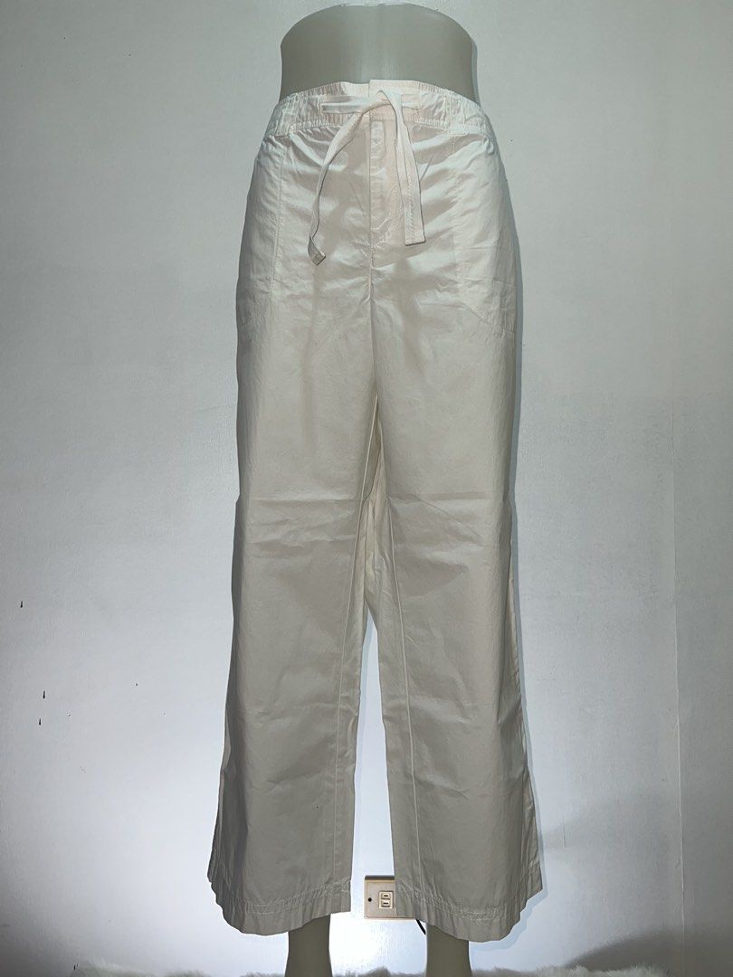 Esprit Cropped trousers (Category: Other Bottoms) located in Quezon City. Submitted by trishamaeg (Listing ID 1460889119, Image 1). Description: .