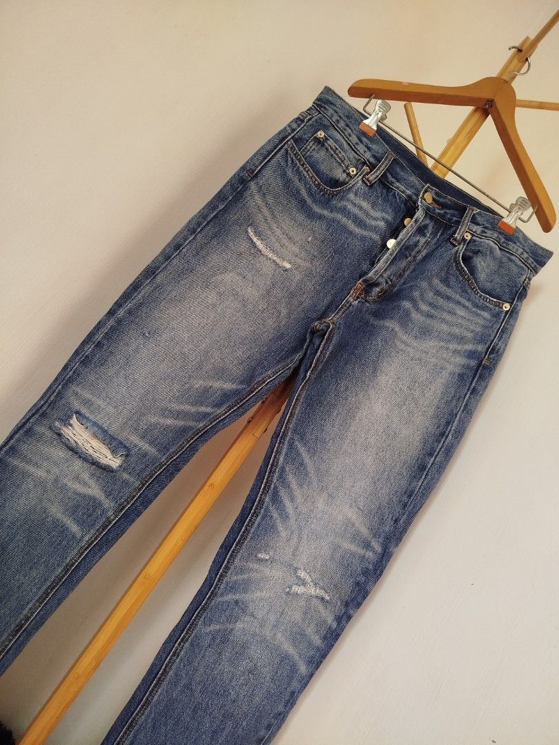 Essential jeans (Category: Jeans) located in Lipa City. Submitted by france01825 (Listing ID 1464979617, Image 2). Description: .