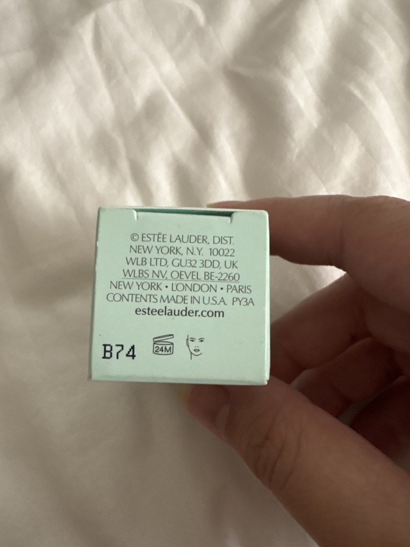 Estée Lauder Advanced Night Repair 15ml (Category: Face Care) located in Taguig. Submitted by cassiopeiasky (Listing ID 1465035866, Image 2). Description: - Brand: Estée Lauder - Product: Advanced Night Repair Synchronized Multi-Recovery Complex - Size: 0.5 fl oz / 15ml - Condition: Brand new, unopened in pale green carton - Note: Box includes 'Not For Sale / Echantillon gratuit' marking (authentic promotional item).