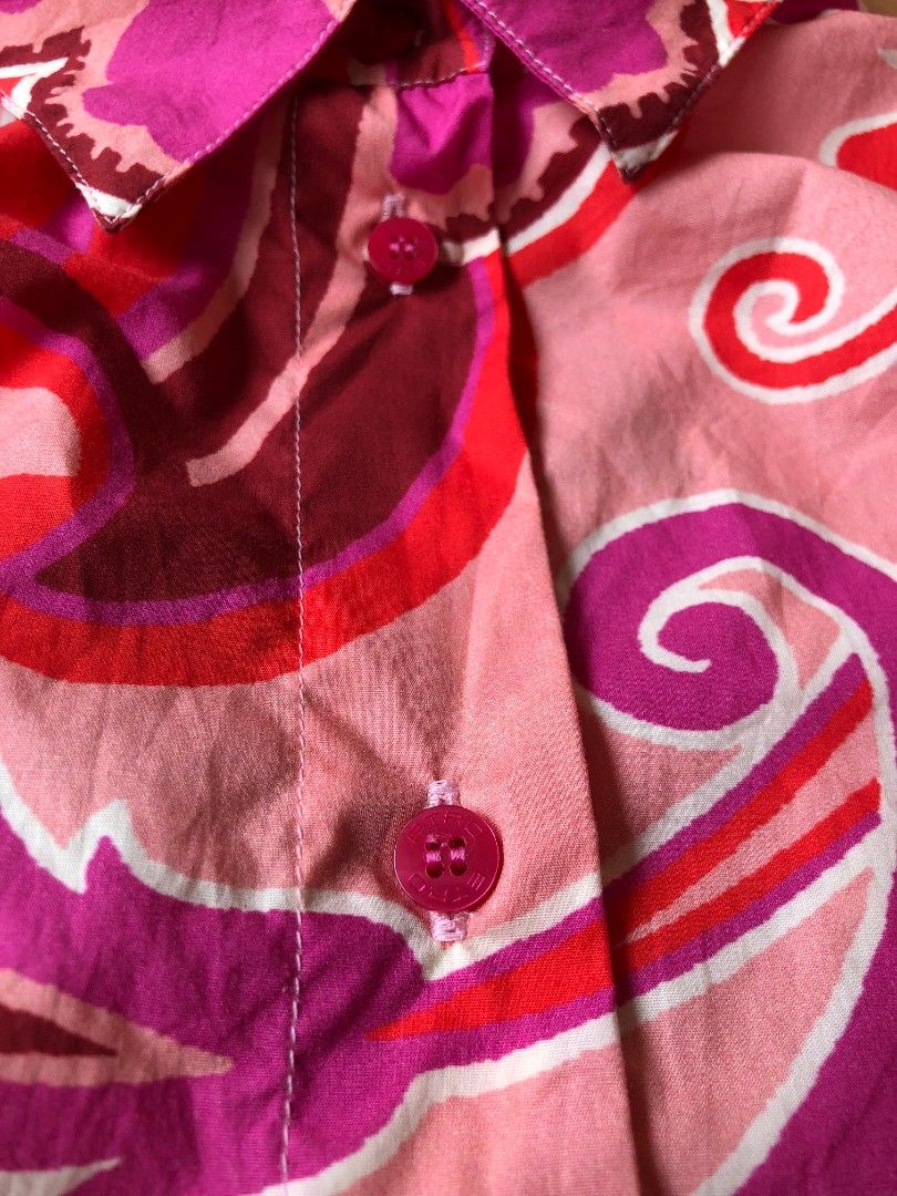 ETRO LONGSLEEVE TOPS (Category: Longsleeves) located in Baybay. Submitted by dathrifted (Listing ID 1465108850, Image 3). Description: ETRO LONGSLEEVE TOPS SIZE 44 ON TAG Width- 18 Length- 27.5 EXCELLENT CONDITION PM if Interested📩📩📩.