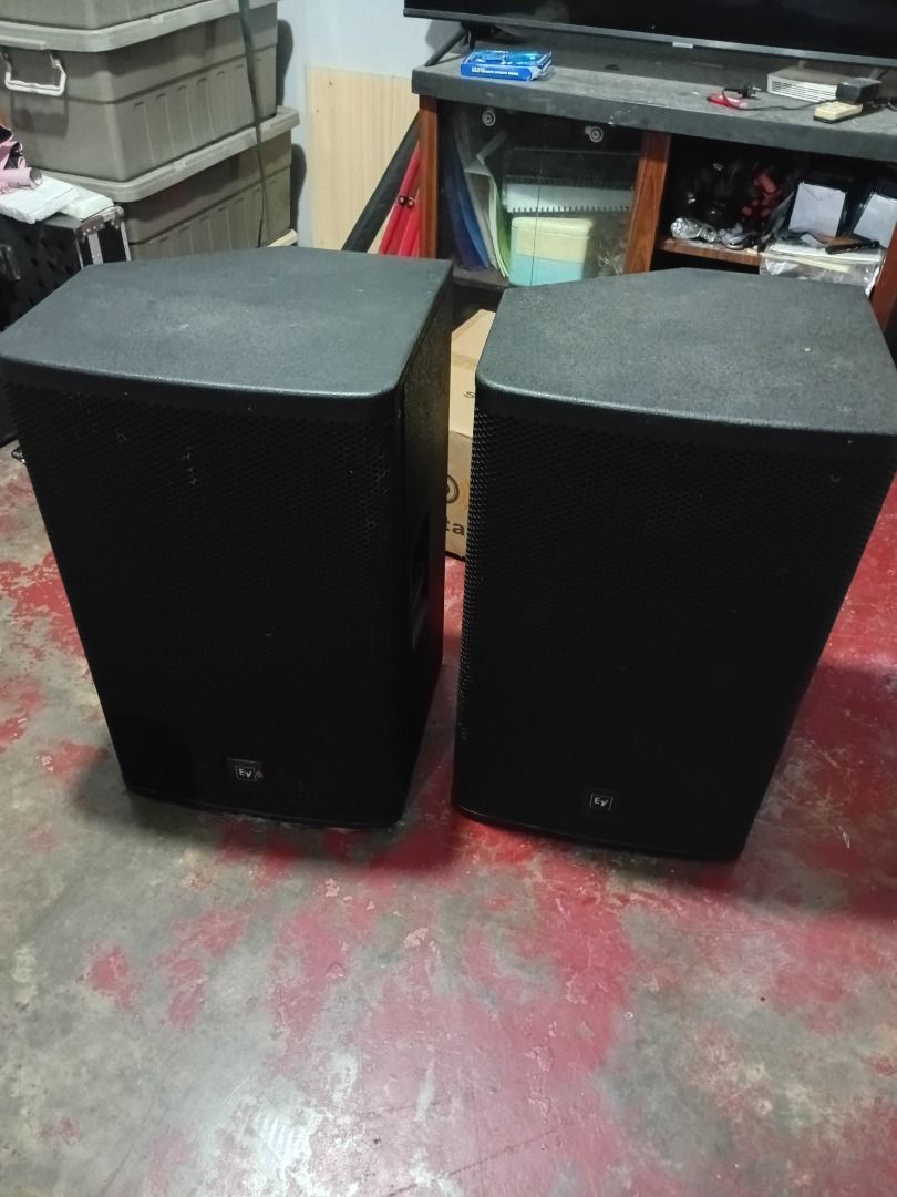 EV ELX115P Active (Category: Soundbars, Speakers & Amplifiers) located in Caloocan City. Submitted by kulasandni07557 (Listing ID 1464993921, Image 1). Description: Electro Voice ELX115P ACTIVE SPEAKERS , pwede sa maselan w/ official EV padded speaker cover, Bulakan area...
