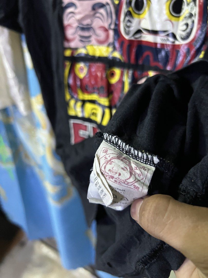 Evisu daruma shirt (Category: Formal Shirts) located in Balamban. Submitted by jersey033 (Listing ID 1465110050, Image 3). Description: 27/22 dimes Excellent condition No issue COLORATE 9.3/10 Crewneck.