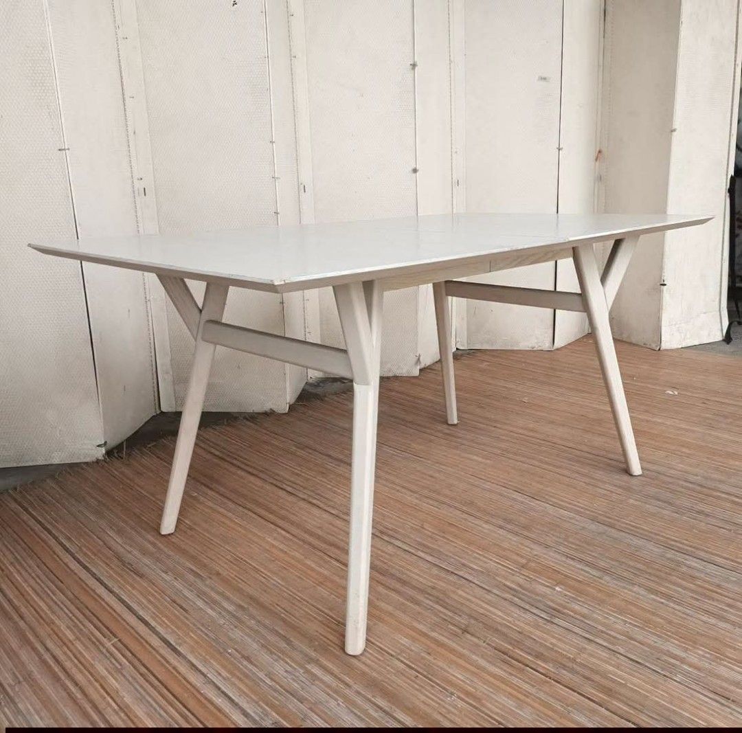 Extendable Table (Category: Tables & Sets) located in Meycauayan. Submitted by marygracecasimiro (Listing ID 1465084248, Image 3). Description: Extendable Table 6-8 Seater L60-80 x W38 x H31 Price: 9,500♥️.