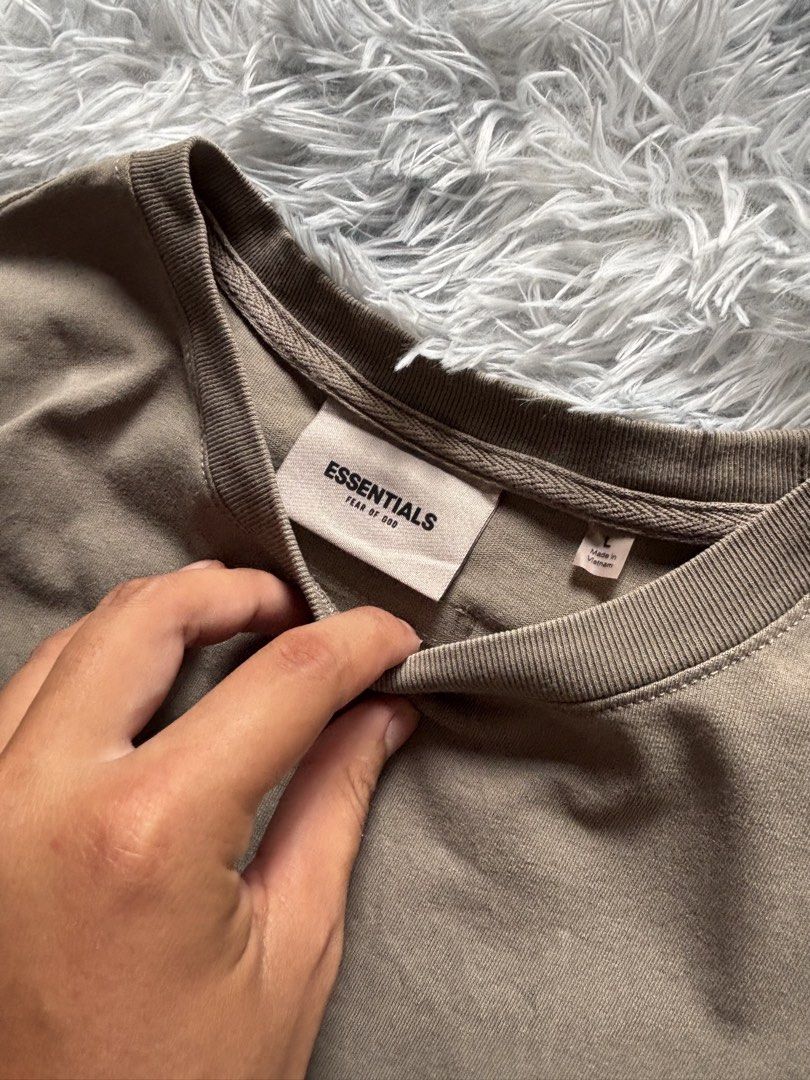 Fear of God Essentials Brown Tee Size L (Category: Tshirts & Polo Shirts ) located in San Jose del Monte. Submitted by j.thrifttt (Listing ID 1465026398, Image 3). Description: ESSENTIALS TEE - Excellent condition - Dimension: 23 x 30 - Color rate: 10 / 10 - Issue: None.