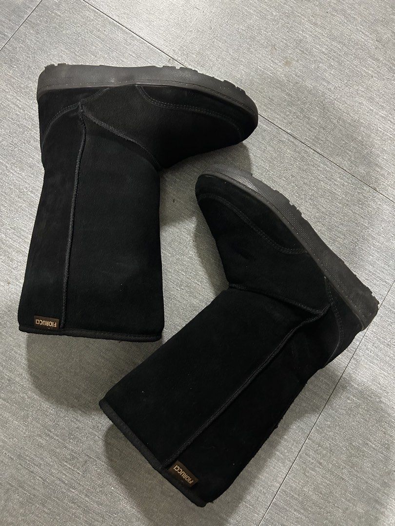 Fiorucci Black Snow Winter Boots (Category: Boots) located in Quezon City. Submitted by jjsurplus_23 (Listing ID 1465105371, Image 3). Description: 23-23.5cm insole Made in Korea.