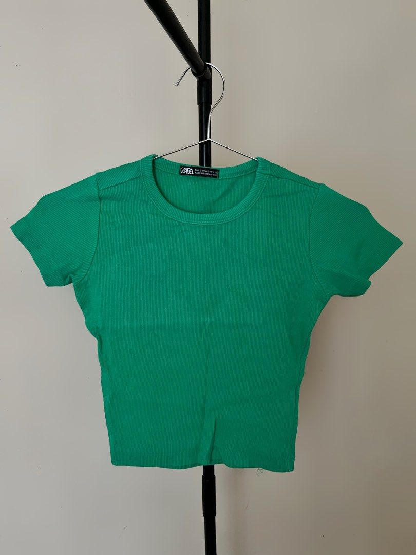 Fitted Shirt (Category: Shirts) located in Baguio. Submitted by samxsells (Listing ID 1465041529, Image 1). Description: L:15.5” W:26-34”.