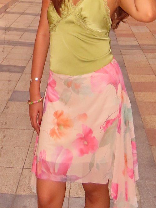Floral Summer Flowy Skirt (Category: Skirts) located in Makati City. Submitted by rohannmana (Listing ID 1465095837, Image 3). Description: used once only. bought for 300. best fit SMALL to MEDIUM - half dp required to reserve - remaining balance to paid once the item is picked up - mode of payment: gcash/maribank/bdo/bpi/gotyme :D - meet up: around c5 waterfun, taguig only - same day delivery through: lalamove/grab/angkas - delivery fee shoulder