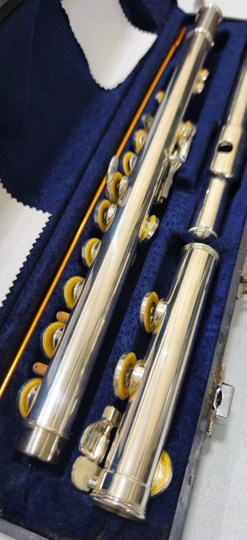 Flute (Category: Musical Instruments) located in Manila. Submitted by musichorn (Listing ID 1465111254, Image 3). Description: ⭐(Php 5,000 FREE Shipping)⭐ Flute AiKi W/Hardcase W/Cleaning rod W/2pcs polishing cloth GOOD PADS GOOD CONDITION.