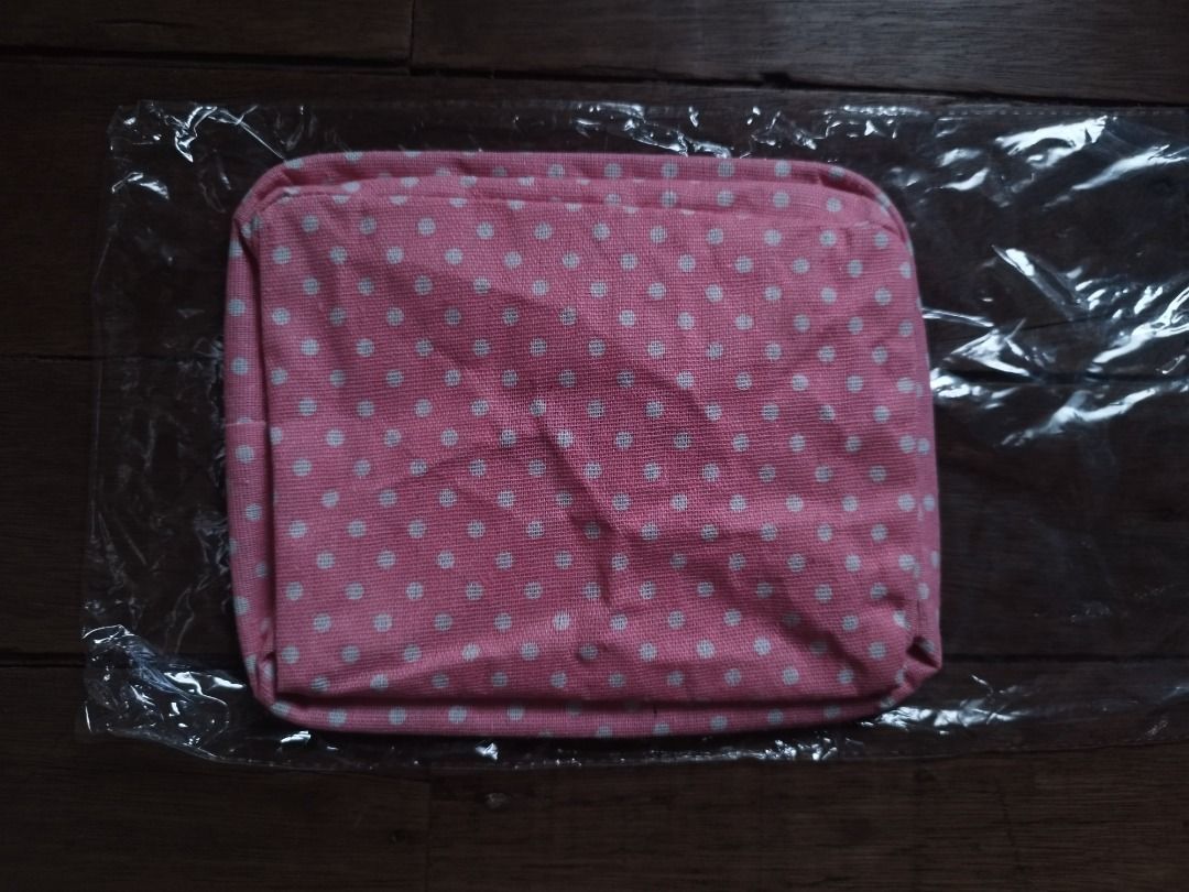 Foldable Organizer (Pink) (Category: Purses & Pouches) located in Cavite. Submitted by plorb (Listing ID 1465076234, Image 1). Description: Foldable Organizer (Pink) Brand: Avon Condition: New, unused ₱100.