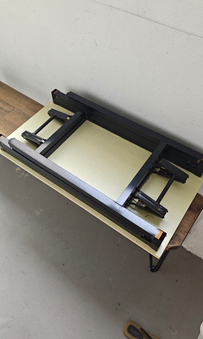 Foldable study table (Category: Tables & Sets) located in Singapore. Submitted by cindygnoel (Listing ID 1464985685, Image 2). Description: .