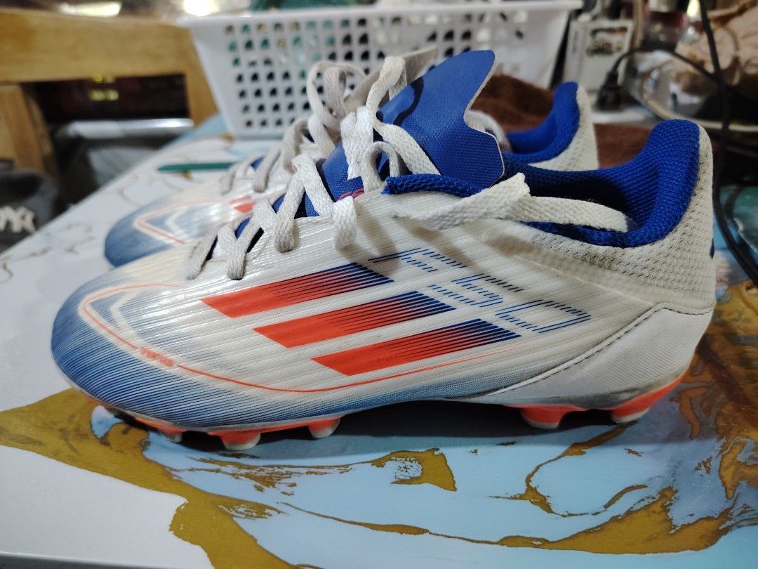 Football shoes (Category: Babies & Kids Fashion) located in Roxas, Palawan. Submitted by dadz30 (Listing ID 1465084542, Image 3). Description: .