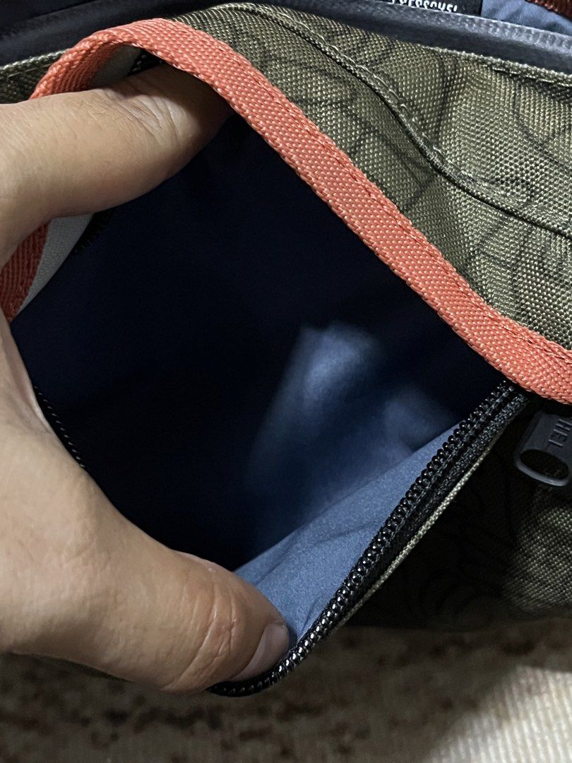 FOR SALE (Category: Luxury Bags & Wallets) located in Bulacan. Submitted by sef19 (Listing ID 1465043791, Image 3). Description: HERSCHEL x KEVIN BUTLER - slingbag with 2major pockets condition : excellent price : ₱1,280 - mop : gcash / jnt pm 📩📩📩 📍BULACAN.