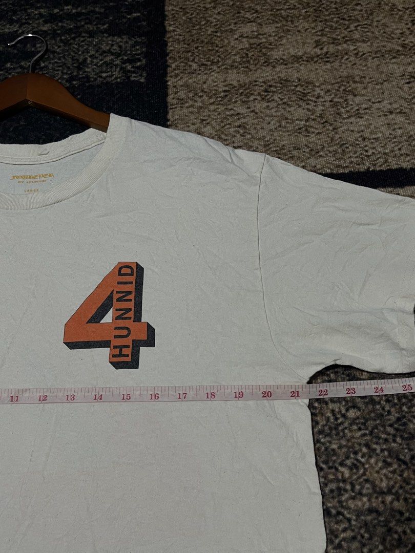 FOR SALE (Category: Activewear) located in Bulacan. Submitted by sef19 (Listing ID 1465047878, Image 3). Description: 4HUNNID - size : large condition : excellent price : ₱500 - mop : gcash / jnt pm 📩📩📩 📍BULACAN.