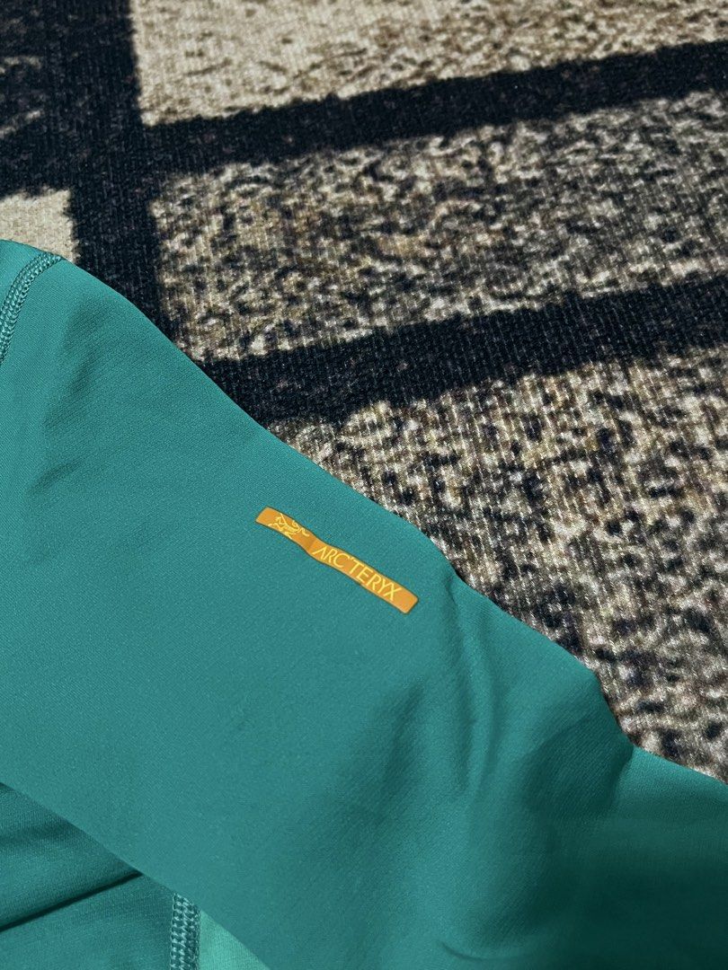 FOR SALE (Category: Coats, Jackets and Outerwear) located in Bulacan. Submitted by sef19 (Listing ID 1465052009, Image 3). Description: ARCTERYX - size : medium condition : excellent price : ₱500 - mop : gcash / jnt pm 📩📩📩📩 📍BULACAN.