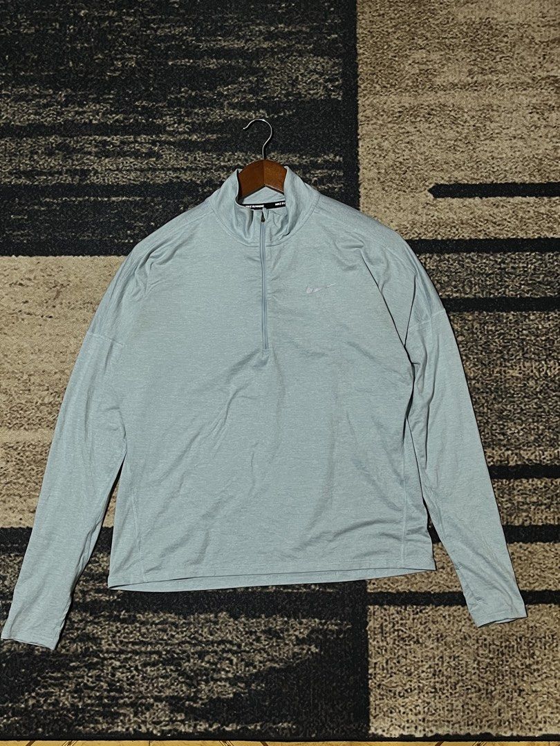 FOR SALE (Category: Activewear) located in Bulacan. Submitted by sef19 (Listing ID 1465052199, Image 1). Description: Nike Running - size : medium condition : excellent price : ₱500 - mop : gcash / jnt pm 📩📩📩📩 📍BULACAN.