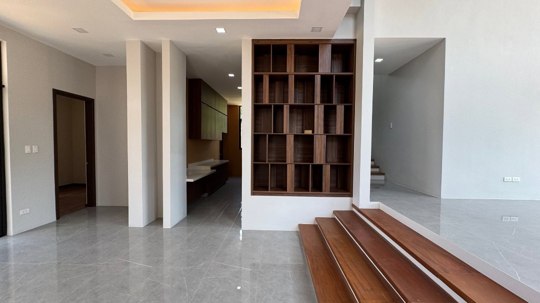 (Category: ) located in . Submitted by raincomito (Listing ID 1465005014, Image 1). Description: .
