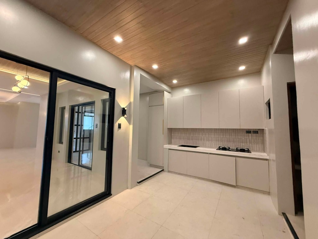 (Category: ) located in . Submitted by raincomito (Listing ID 1465007604, Image 1). Description: .