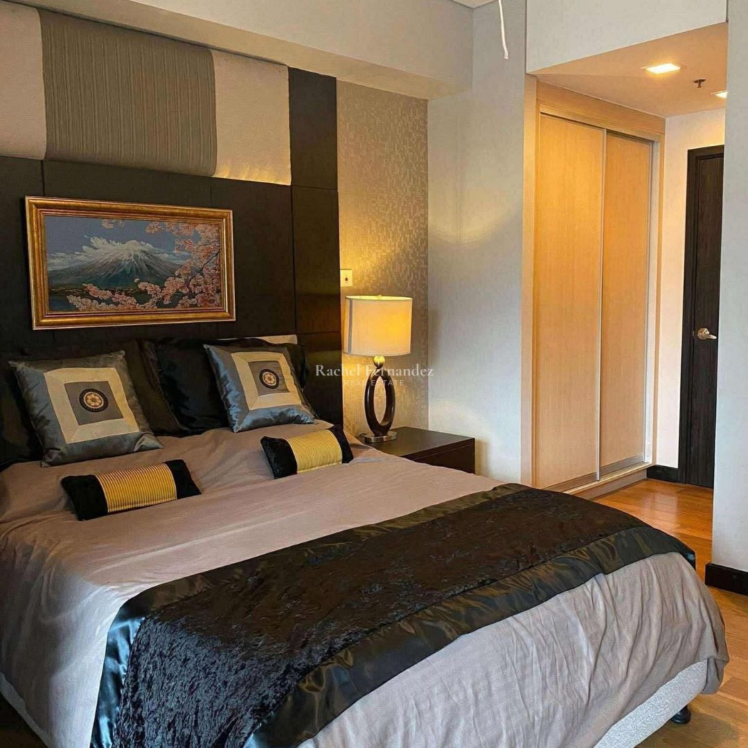 FOR SALE: One Serendra - 1 Bedroom Unit (Category: Apartments & Condos) located in Makati City. Submitted by frndz.realestate (Listing ID 1465128024, Image 2). Description: 𝐅𝐎𝐑 𝐒𝐀𝐋𝐄: 🔹One Serendra - West Unit Type: 1 Bedroom unit, Furnished Unit Size: 86 sqm Parking Slot: 1 Selling Price: Php 30,000,000 𝗕𝗨𝗬 • 𝗦𝗘𝗟𝗟 • 𝗥𝗘𝗡𝗧 • 𝗜𝗡𝗩𝗘𝗦𝗧 Contact us for more details and viewing! Mobile: 0917-174-0487 Rachel Fernandez, EnP, REC, RE