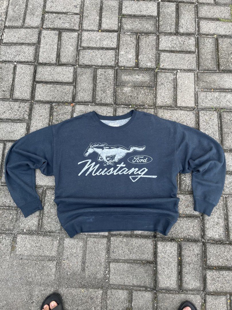 FORD MUSTANG CREW NECK (Category: Coats, Jackets and Outerwear) located in Manila. Submitted by mikko. (Listing ID 1465119105, Image 1). Description: FORD MUSTANG CREW NECK LONG SLEEVE MEDIUM ON TAG W -23 L - 26 .