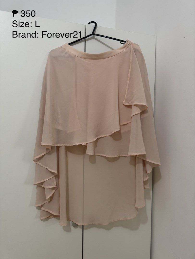 Forever21 Mermaid Skirt Size L (Category: Skirts) located in Binan City. Submitted by izza1311 (Listing ID 1465019270, Image 1). Description: - Brand: Forever 21 - Style: mermaid skirt - Size: L.