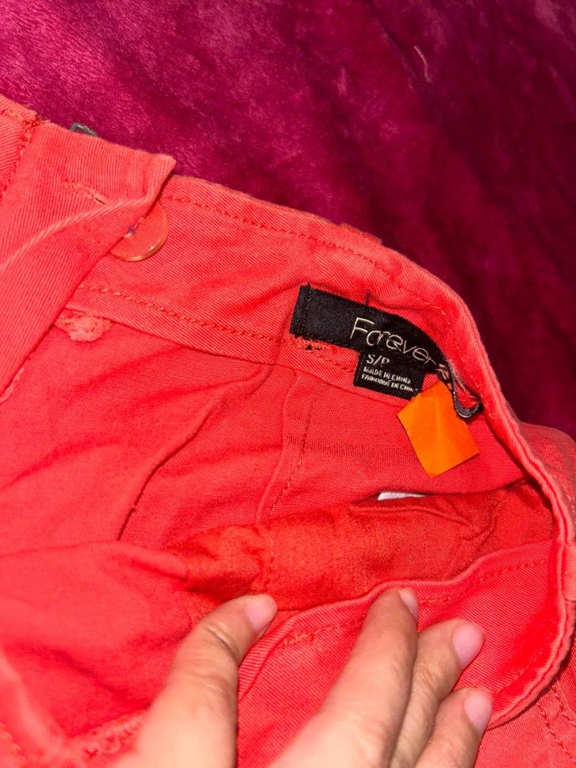Forever 21 short zip up red orange (Category: Shorts) located in Manila. Submitted by coolstuffs__ (Listing ID 1465160657, Image 3). Description: .