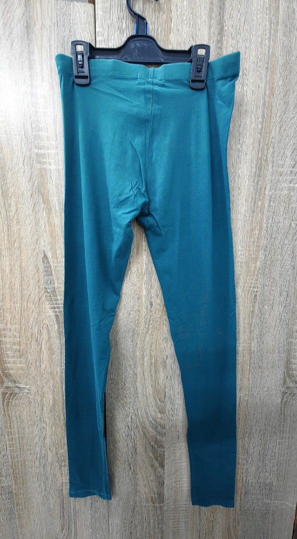 Forever 21 Teal Leggings Size S (Category: Activewear) located in Las Pinas. Submitted by offtonewhome (Listing ID 1465019109, Image 2). Description: - Brand: Forever 21 - Size: Small - Color: Teal (Solid) - Material: Soft cotton blend with great stretch - Fit: Comfortable for daily wear or lounging - Origin: Made in Bangladesh.