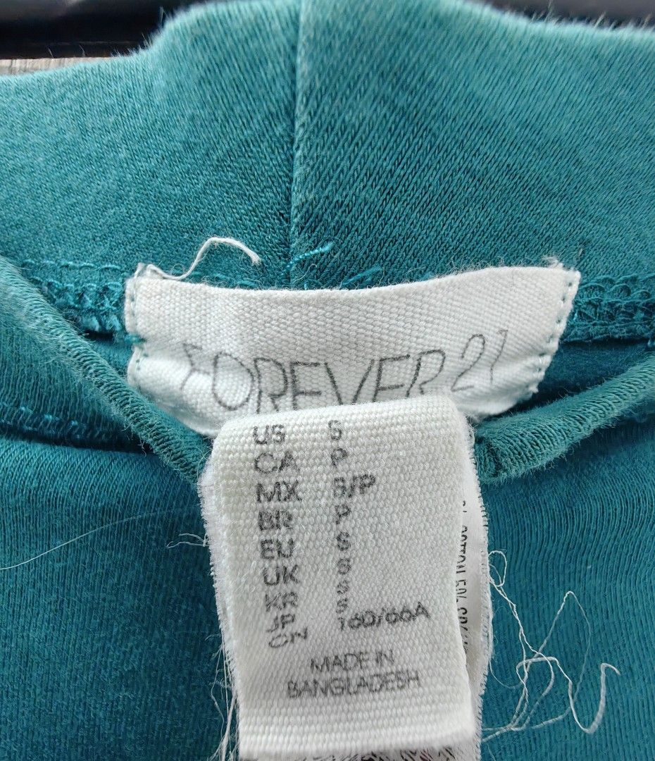 Forever 21 Teal Leggings Size S (Category: Activewear) located in Las Pinas. Submitted by offtonewhome (Listing ID 1465019109, Image 3). Description: - Brand: Forever 21 - Size: Small - Color: Teal (Solid) - Material: Soft cotton blend with great stretch - Fit: Comfortable for daily wear or lounging - Origin: Made in Bangladesh.