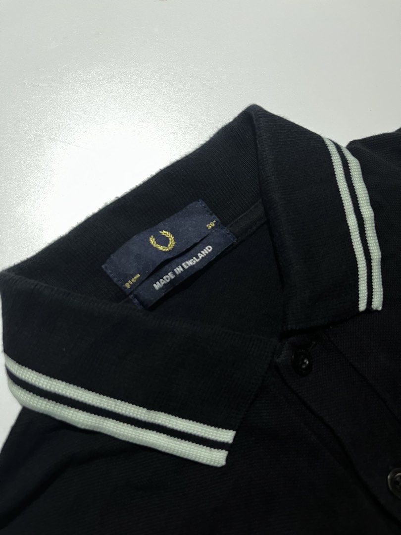 Fred perry (Category: Tshirts & Polo Shirts ) located in San Francisco. Submitted by dckim_19 (Listing ID 1465010036, Image 2). Description: Authentic 💯 Size small Measurement: 18 width 26 length Issue minor fold mark check picture Condition: excellent Color rate 9.7/10.