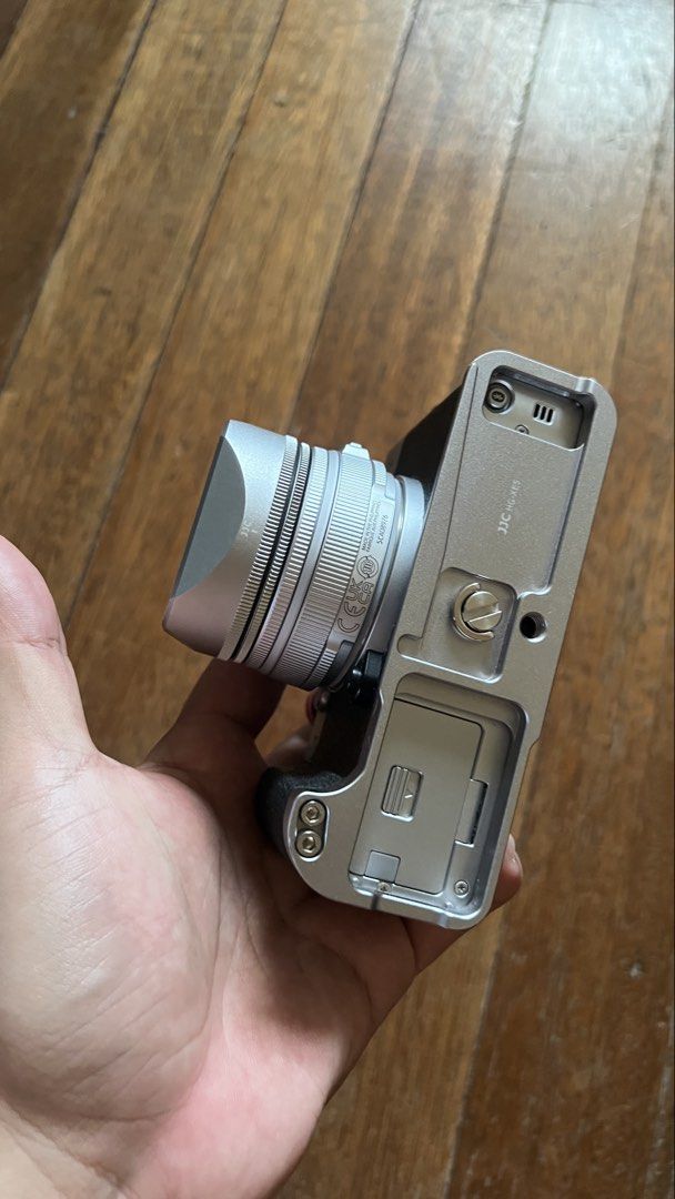 Fujifilm X-E5 bundle and other items. Please check description (Category: Cameras) located in Manila. Submitted by nachoman_ (Listing ID 1465043095, Image 2). Description: For sale: Bundle: Fujifilm X-E5 and XF 23mm and 2 orig batts + 2 Ravpower batts + JJC metal squarelens hood and metal hand grip + peak design strap (no issues)- 90k Sold separately: 1. Godox it30pro with hotshoe riser - 3k 2. Godox tt685II with silicone diffuser and 2 sets of A