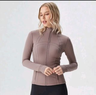 (Category: ) located in . Submitted by loveprelovedclearance (Listing ID 1465137189, Image 1). Description: .