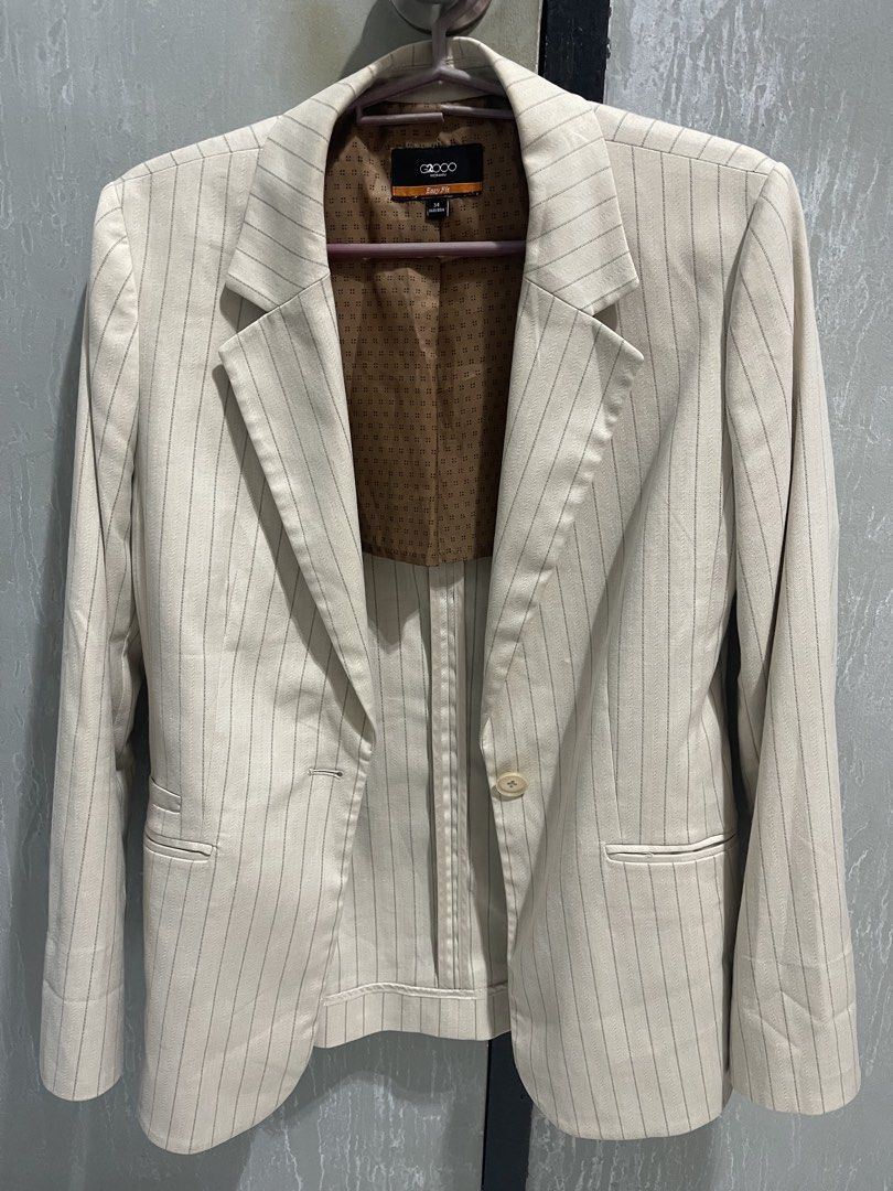 G2000 Womens Coat (Category: Coats, Jackets and Outerwear) located in Rizal. Submitted by dmplelicious (Listing ID 1465092059, Image 1). Description: .