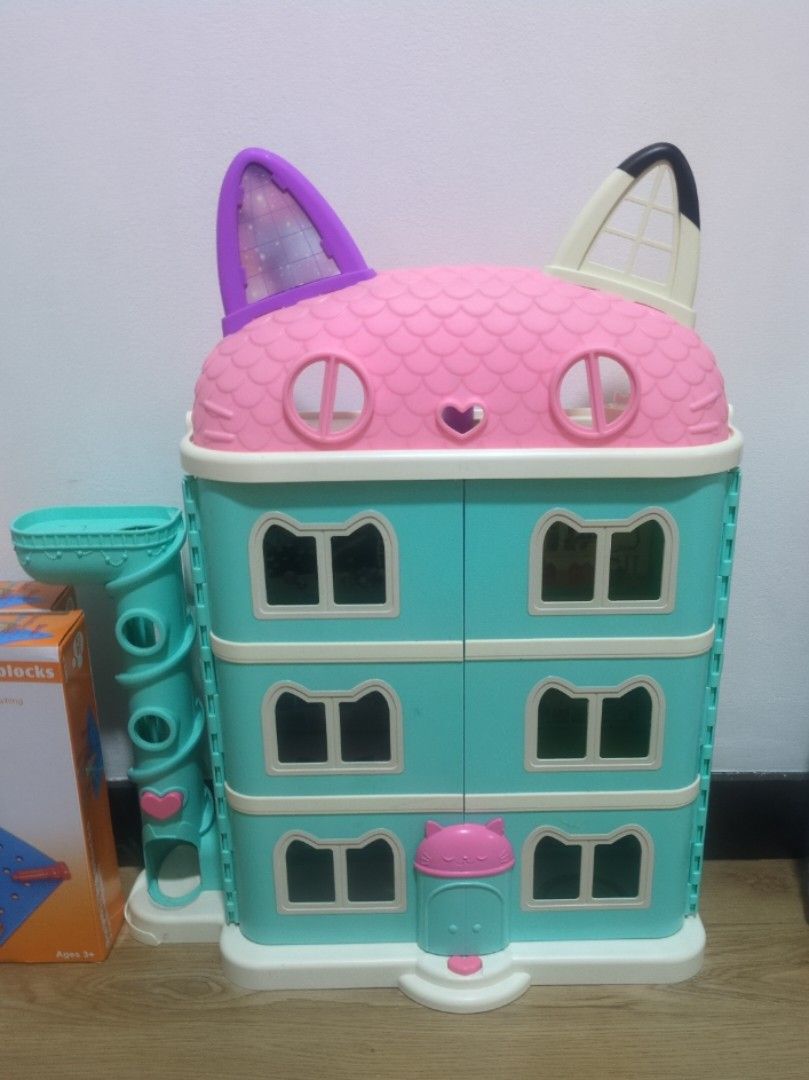 Gabby's Dollhouse (Category: Kids Toys) located in Quezon City. Submitted by sat1010 (Listing ID 1465076994, Image 1). Description: Gabby's Dollhouse toy for sale *dollhouse only, no accessories included working sound! for pick up at Muñoz QC.