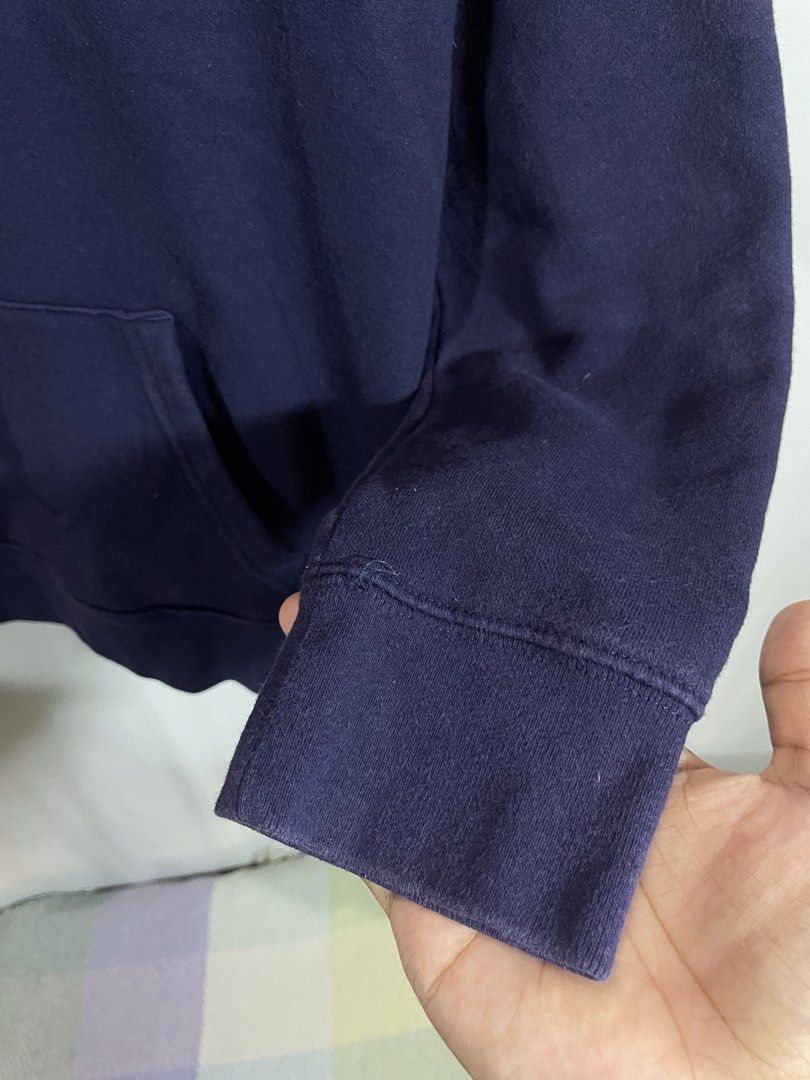 GAP HOODIE (Category: Hoodies) located in Sorsogon. Submitted by thirfthaven_89 (Listing ID 1465012152, Image 3). Description: Width:17.5 Length:24.