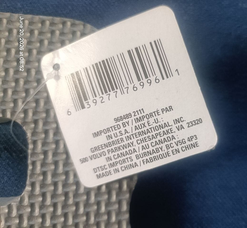 Garden Collection EVA Foam Kneeling Pad – Medium (16” x 7” x 0.5”) (Category: Bedding & Towels) located in Davao. Submitted by scaras (Listing ID 1465067111, Image 3). Description: Note: > Purchased in the USA > Never been used > On Hand: 2 pcs. (P150 each) > Color: Gray • Meet-up: Dumoy (Davao City) Area Key Features: • Material: High-density EVA (ethylene-vinyl acetate) foam that provides durable cushioning and moisture resistance. • Design: Re