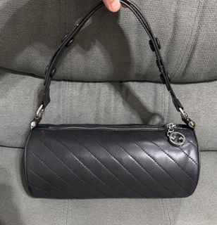 (Category: ) located in . Submitted by chic.bags (Listing ID 1465037499, Image 1). Description: .