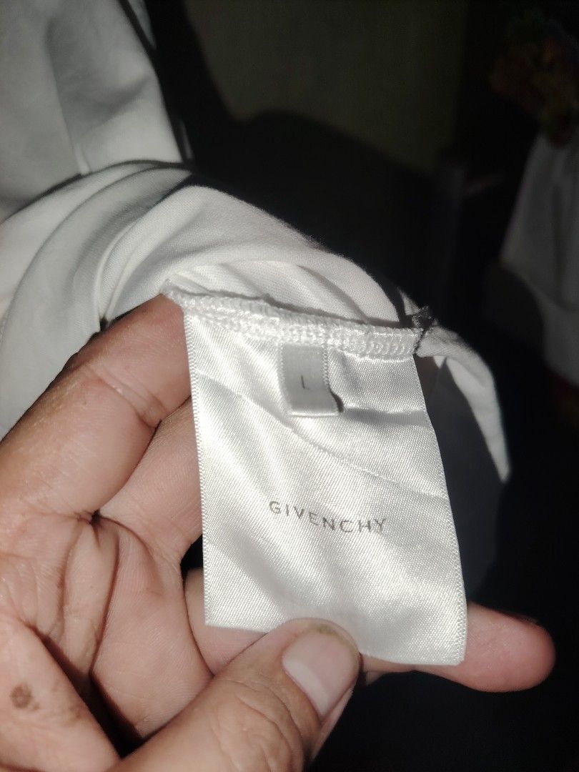 GIVENCHY (Category: Luxury Apparel) located in Pasig City. Submitted by michelle.asuki (Listing ID 1465092833, Image 3). Description: GIVENCHY SHIRT VGOOD TO EXCWLLENT MEDIUM 2000.