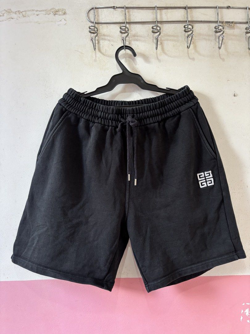 Givenchy fleece shorts size Large (Category: Shorts) located in Manila. Submitted by charliebns2026 (Listing ID 1465054221, Image 1). Description: Givenchy fleece shorts size large.