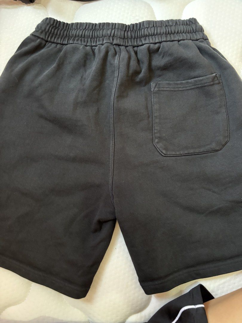 Givenchy fleece shorts size Large (Category: Shorts) located in Manila. Submitted by charliebns2026 (Listing ID 1465054221, Image 2). Description: Givenchy fleece shorts size large.